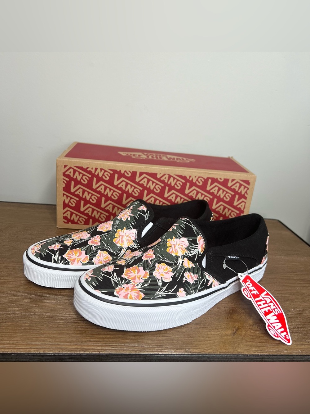 VANS NWT Asher Palm Floral Slip On Canvas Sneakers Shoes Size 9
